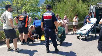 Motosiklet ile minibüs çarpıştı: Motosiklet sürücüsü hayatını kaybetti