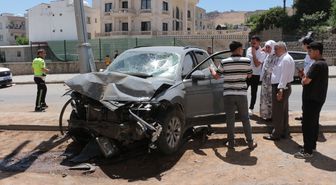 Şırnak'ta hafif ticari araç ile otomobilin çarpıştığı kazada 4 kişi yaralandı