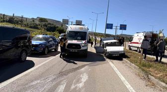 Aksaray'da otomobil minibüse çarptı: 8 yaralı