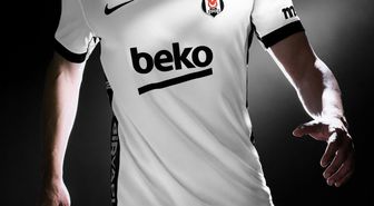 Beşiktaş'tan yeni sezon formalarına görkemli tanıtım / Metin ve fotoğraf eklendi