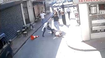 Beyoğlu'nda sarkıntılık iddiası kanlı bitti: Tekme, tokat ve dubayla dövülen şahıs bıçaklandı