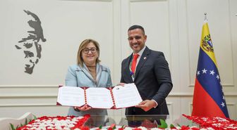 Fatma Şahin bir aylık maaşını Venezuela için başlatılan kampanyaya bağışladı