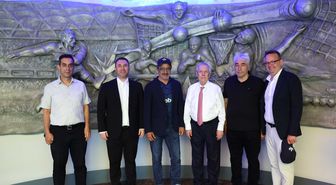 Fenerbahçe Başkanı Aziz Yıldırım, Chobani Kurucusu ve CEO'su Hamdi Ulukaya'yı ağırladı
