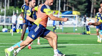 Fenerbahçe'de sakatlık: Vedat Muriqi idmandan sedyeyle ayrıldı