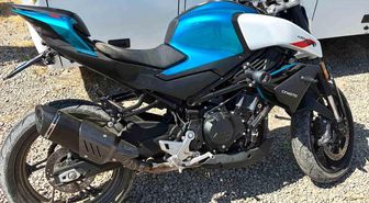 Kocaeli'de 'dur' ihtarına uymayan motosikletli polise çarptı