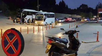 Manavgat'ta rafting yapmaya giden 52 yerli turist gıda zehirlenmesi şüphesiyle hastaneye başvurdu