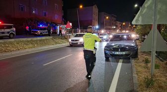 Samsun'da yolcu minibüsüne çarpan otomobildeki 3 kişi yaralandı