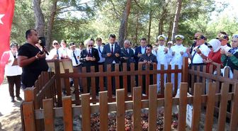 Çanakkale'nin Mezarı Bilinen Tek Şehit Doktoru Mehmet İsmail Bey Kabri Başında Anıldı