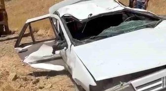 Siirt'te otomobil hurdaya döndü: 2 yaralı