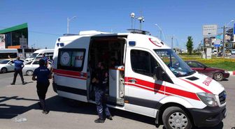 Sivil polis aracı ile motosiklet çarpıştı: 1 yaralı