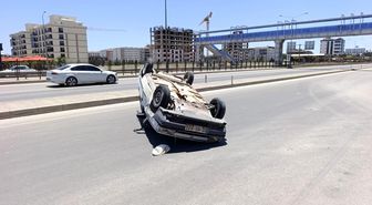 Takla atan otomobilin sürücüsü yaralandı