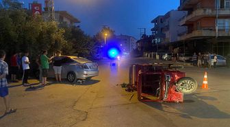 Üç tekerli elektrikli motosiklet otomobille çarpıştı: 4 yaralı