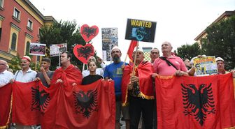 Arnavutluk'ta Trump bağlantılı turizm projesine karşı gösteriler sürüyor