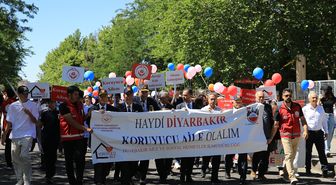 Diyarbakır'da '30 Haziran Koruyucu Aile Günü' yürüyüşü düzenlendi