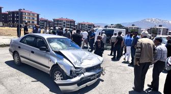 Erzincan'da maddi hasarlı trafik kazası