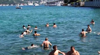İstanbul'da termometreler 36 dereceyi gösterdi: Sıcaktan bunalan vatandaşlar sahillere akın etti