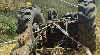 Konya'da devrilen traktörün sürücüsü öldü