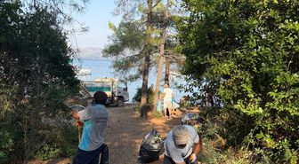 Marmaris'te Çamurlubük ve İnbükü koyları çöplerden arındırıldı