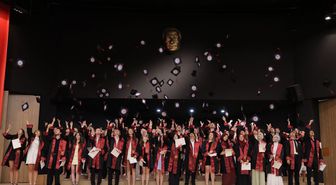 Trakya Üniversitesi Eczacılık Fakültesinde 105 öğrenci mezun oldu