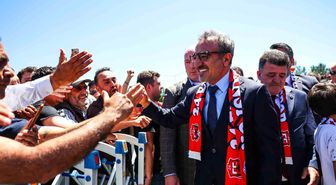 Ulukaya memleketi Erzincan'da coşkuyla karşılandı