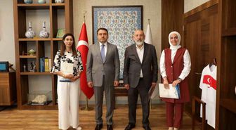 Vali Musa Işın'dan Ulu Camii'nin dijital rehber sistemini hazırlayan eğitimcilere tebrik