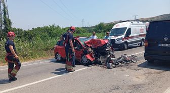 Balıkesir'de otomobillerin çarpışması sonucu 1 kişi öldü, 2 kişi yaralandı