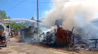Bartın'da yangında bir ev ve ahır kül oldu