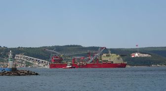 Boru döşeme gemisi, Çanakkale Boğazı'ndan geçti