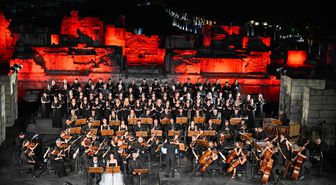 'Carmina Burana' kantatı Efes Opera ve Bale Festivali'nde sanatseverlerle buluştu