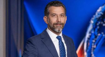 Deniz Bayramoğlu kovuldu mu, istifa mı etti? Kanal D ana haber sunucusu Deniz Bayramoğlu'nun işine neden son verildi?