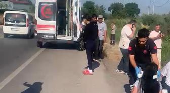 Gemlik'te işçi servis minibüsüyle otomobil çarpıştı; 15 yaralı