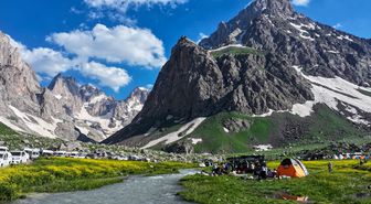 Hakkari'de açık havada ilk kez mindere çıkan milli sporcular, farklı bir deneyim yaşadı