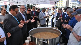 Kütahya'da binlerce kişiye aşure ikramı