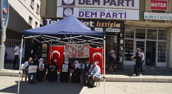 Muşlu aileler, DEM Parti önündeki eylemlerini sürdürdü