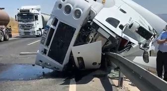 Şırnak'ta devrilen tankerin şoförü öldü