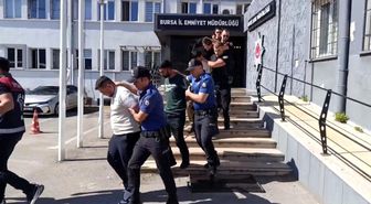 Bursa'da 2,5 ay boyunca 'Polisiz' diyerek dolandırdılar, 100 milyonluk vurgunun ardından tatlı ikram ettiler