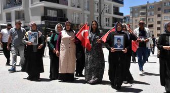 Van'da evlat nöbeti: "Her evlat bizim için umut"