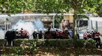 Arnavutluk'ta Flamingo Devrimi: 12 polis yaralandı