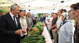 Edirne'de seraları kurulan üreticilere çapa makinesi hediye edildi