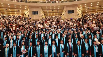 ERÜ Havacılık ve Uzay Bilimleri Fakültesi'nde mezuniyet sevinci
