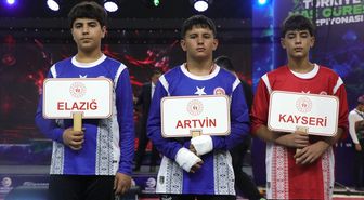 Kayseri'de düzenlenen Minikler ve Yıldızlar Türkiye Mas Güreşi Şampiyonası tamamlandı