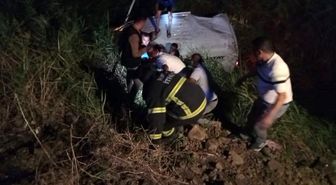 Kırıkhan'da kamyonet şarampole uçtu: 3 yaralı