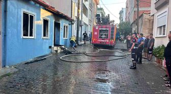 Küçükkuyu'da ev yangını: 1 kişi yaralandı