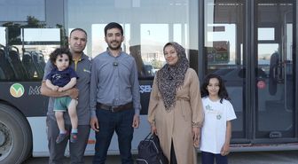 Malatya'da belediye otobüsü şoförü içinde değerli eşyalar bulunan çantayı teslim etti