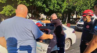 Özel halk otobüsü ile iki otomobilin karıştığı kazada yaralanan olmadı