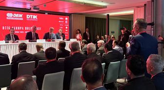 Ticaret Bakanı Bolat, Türkiye'nin küresel zorluklara rağmen öne çıkan ekonomilerden olduğunu söyledi