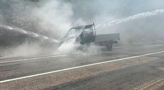 Tokat'ta seyir halindeki kamyonet yanarak kullanılamaz hale geldi