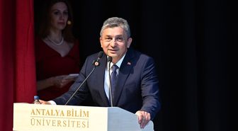 Antalya Bilim Üniversitesi Diş Hekimliği Fakültesi'nde mezuniyet töreni düzenlendi