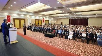 Bakan Tekini yurt dışında görevlendirilecek öğretmenlerle bir araya geldi