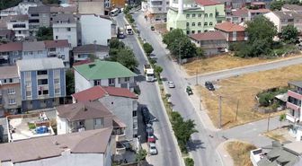 Mahalle sakinlerinden hafriyat kamyonu tepkisi: 'Çocuklarımız tehlike altında'